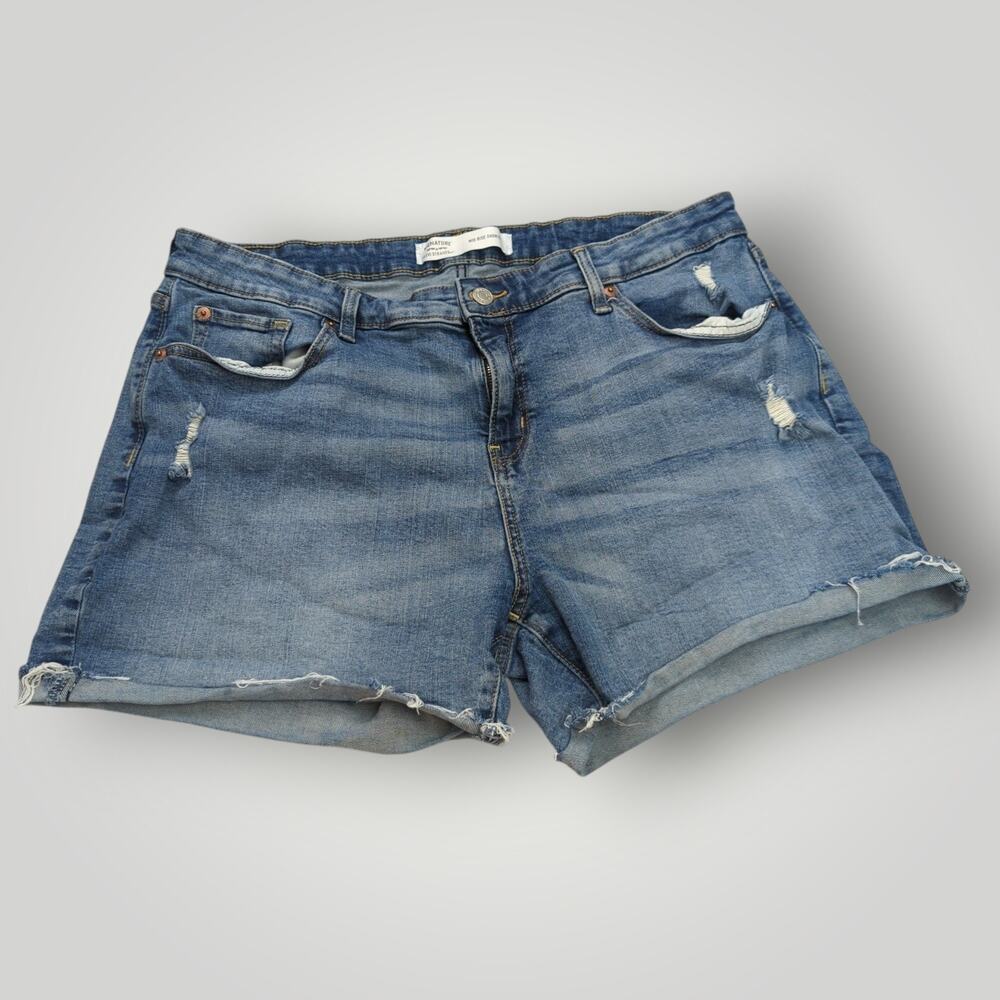 Signature by Levi Strauss Women’s Mid-Rise Denim Shorts – Size 18 – Distressed